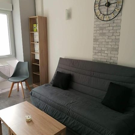 Charmant F2 Noyant Extérieur photo